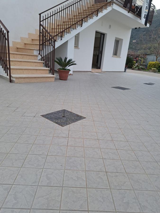 A Casa Di Andrea Francesco Apartment Фонди Екстериор снимка