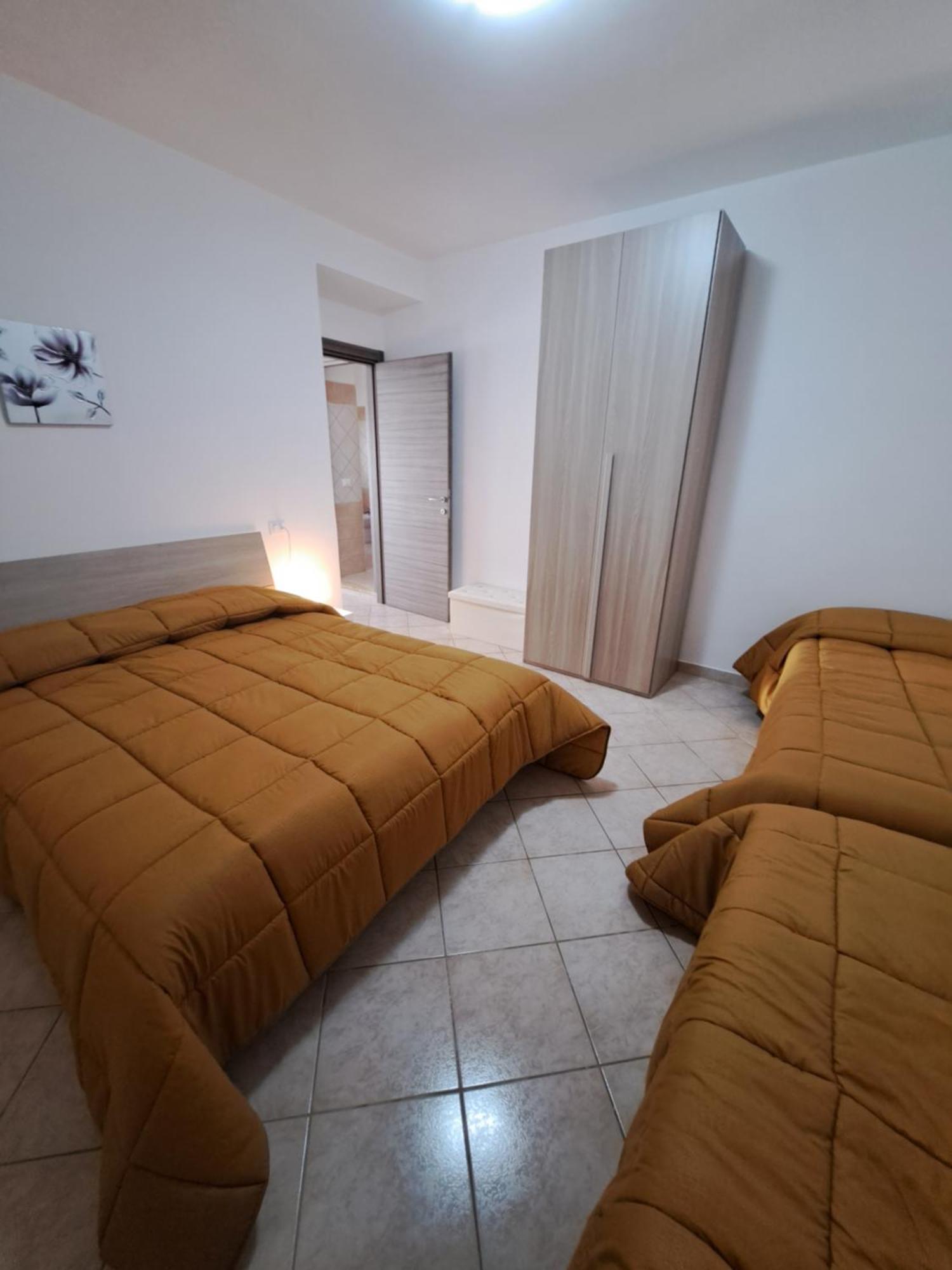 A Casa Di Andrea Francesco Apartment Фонди Екстериор снимка